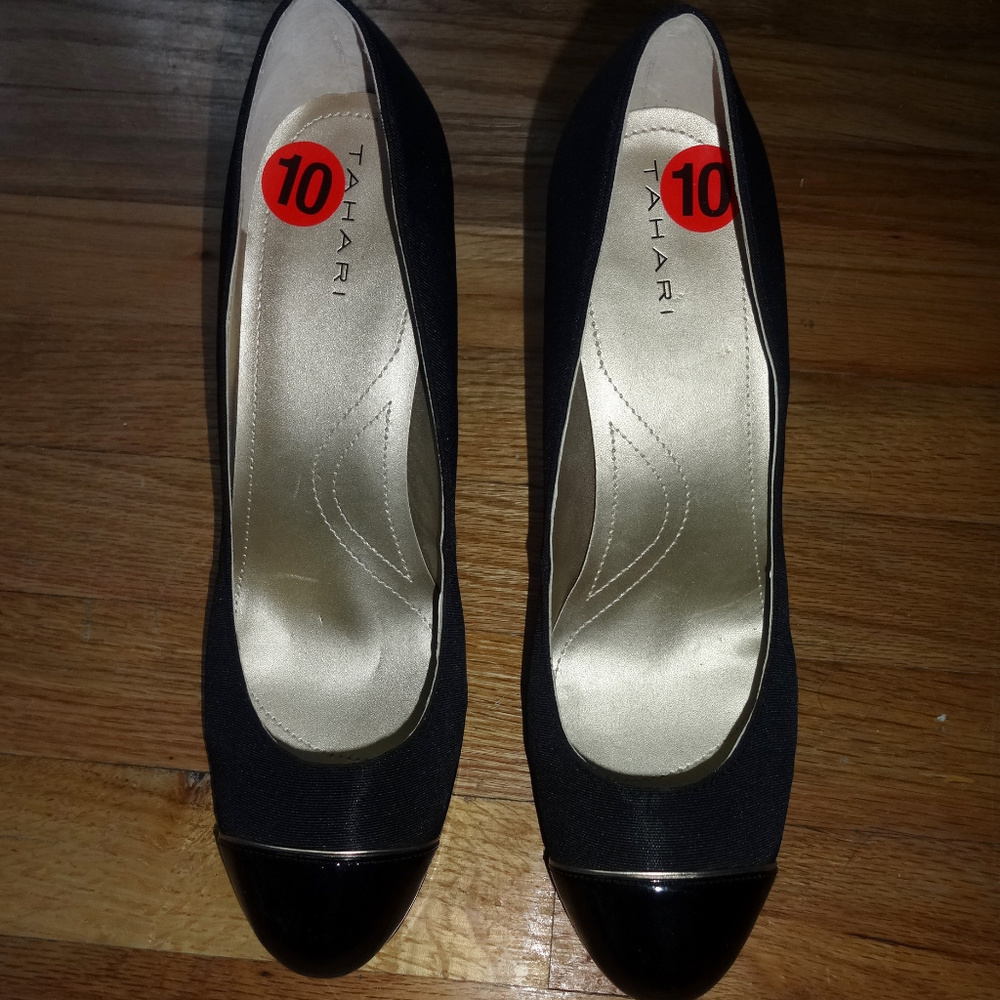 NWOB Black Tahari heels size 10M